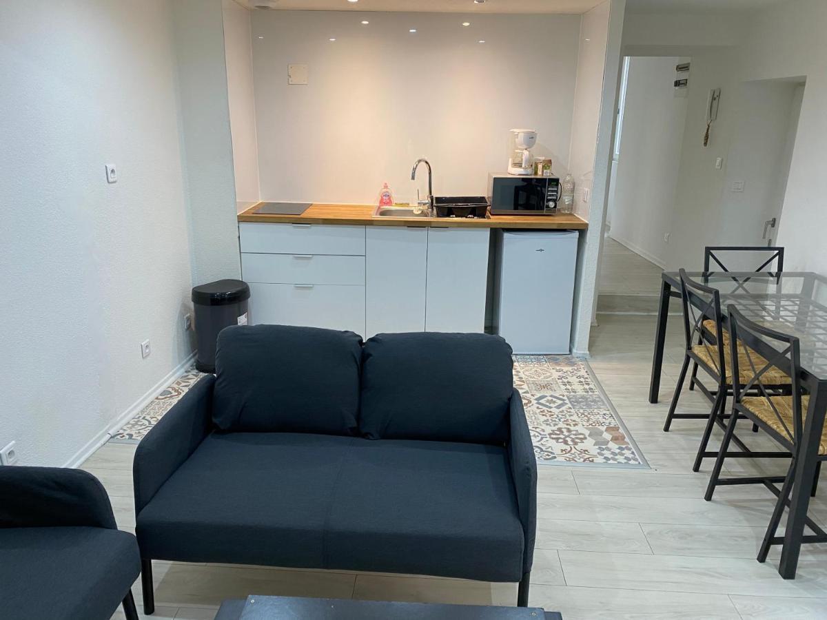 Appartement 2Eme Etage 42M2 Hyper Centre Ville / Parking Gratuit ريوم المظهر الخارجي الصورة