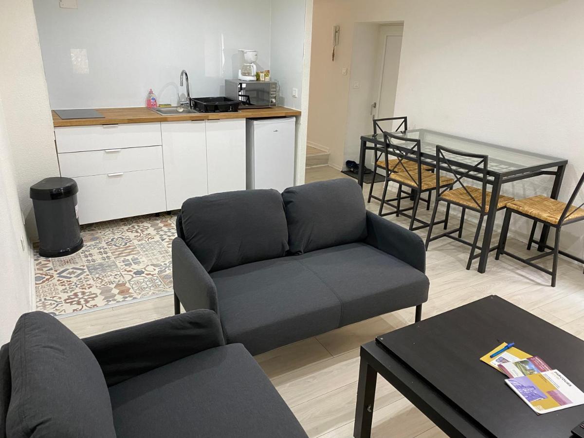 Appartement 2Eme Etage 42M2 Hyper Centre Ville / Parking Gratuit ريوم المظهر الخارجي الصورة